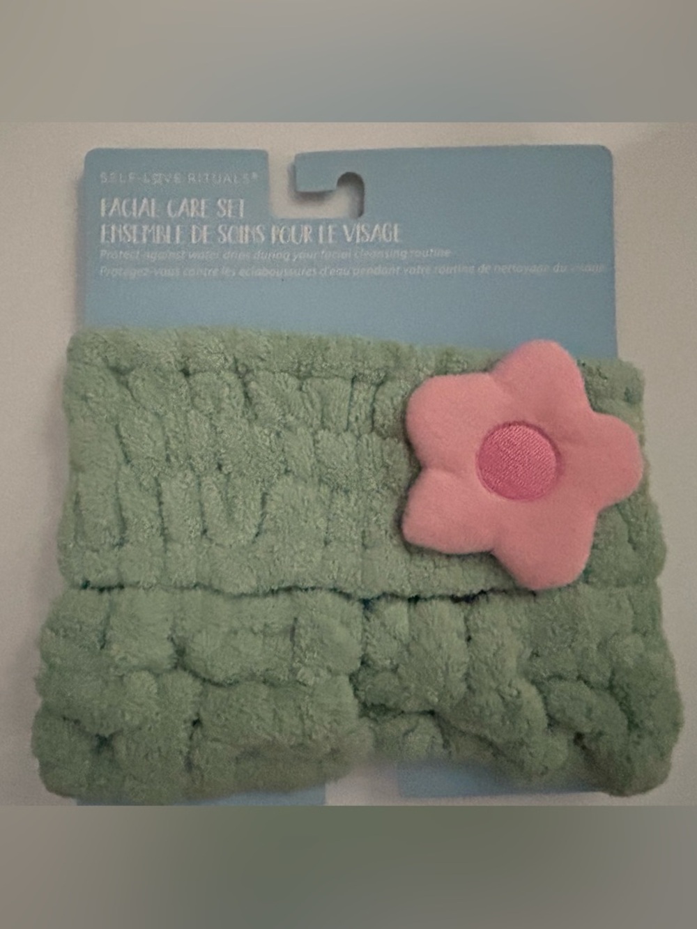 NEW! 3pc Plush Embroidered Flower Headband & Wristband Home Facial Spa Set-(NWT)